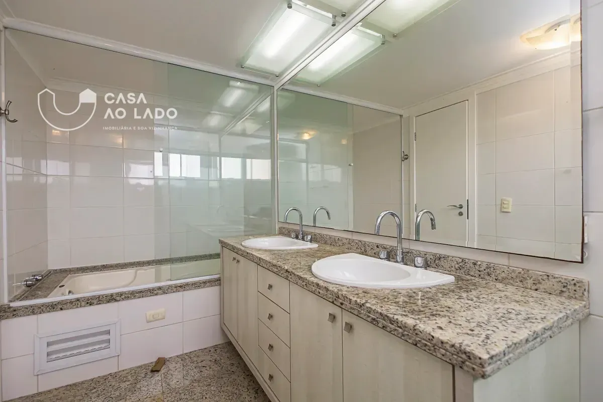Furnished apartment, 282 m², with a bathtub — photo 53