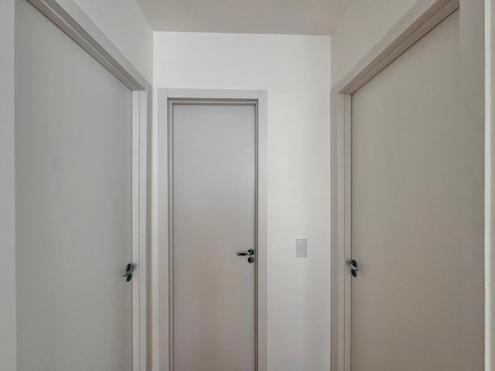 2-bedroom apartment with a closed kitchen and 1 parking spot — photo 33