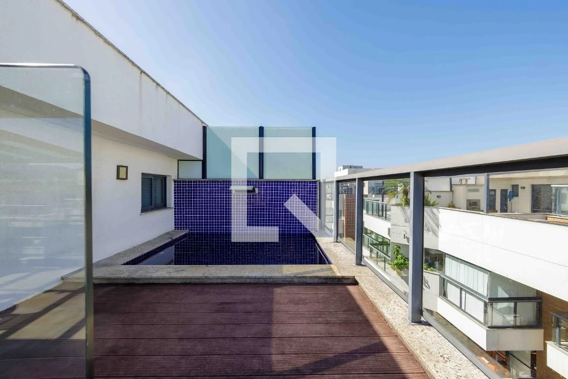 Apartamento mobiliado com 4 quartos e 4 banheiros — photo 3