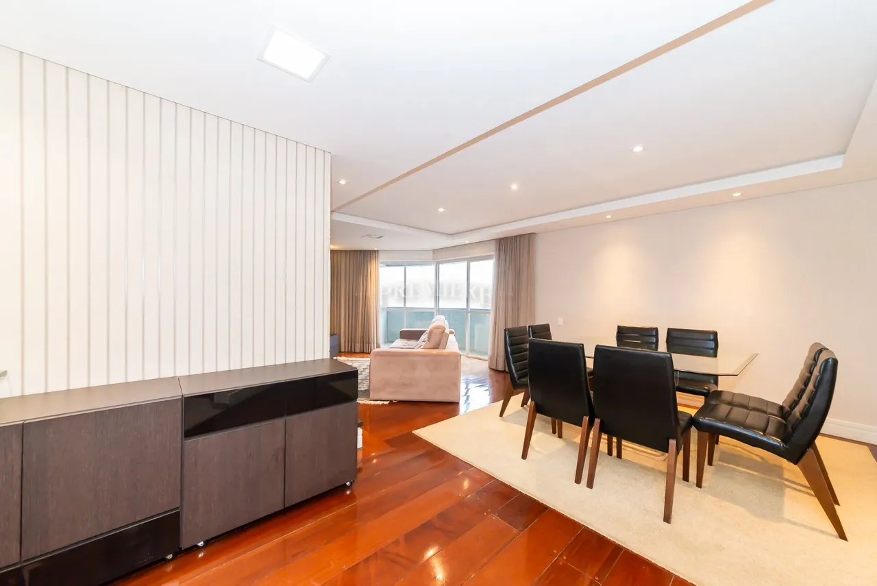 Apartamento de 4 dormitorios con balcón, 265 m² y 2 plazas — photo 2