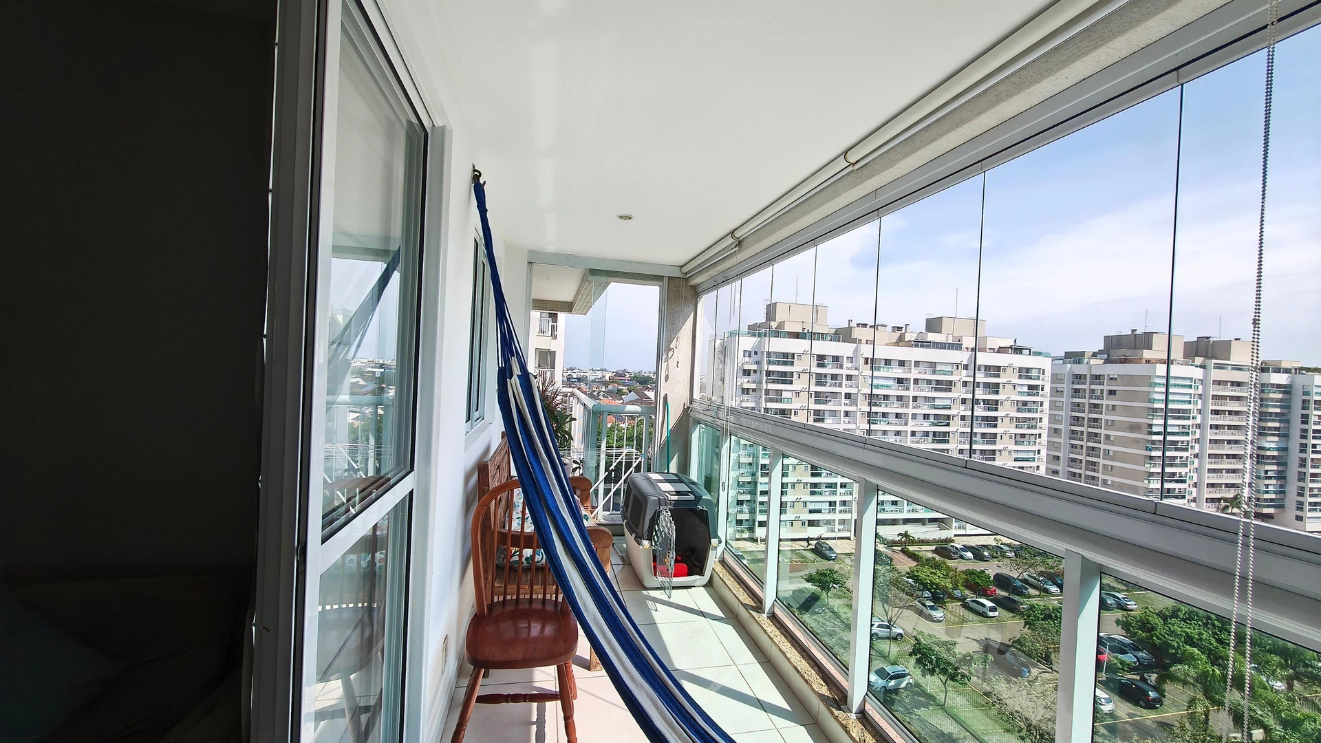 Glass-enclosed balcony in a 3-bedroom apartment, 85 m² — photo 10