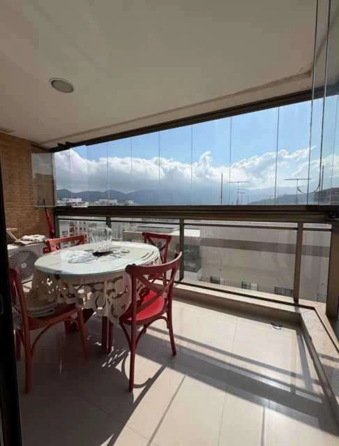 Apartamento mobiliado com cozinha equipada e 1 suíte