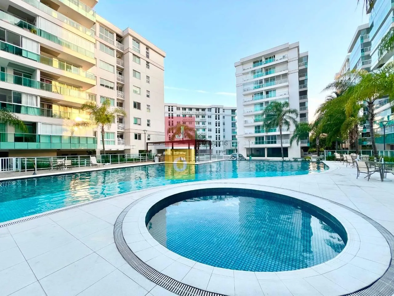 Furnished 4-bedroom suite apartment with 156 m² — photo 37