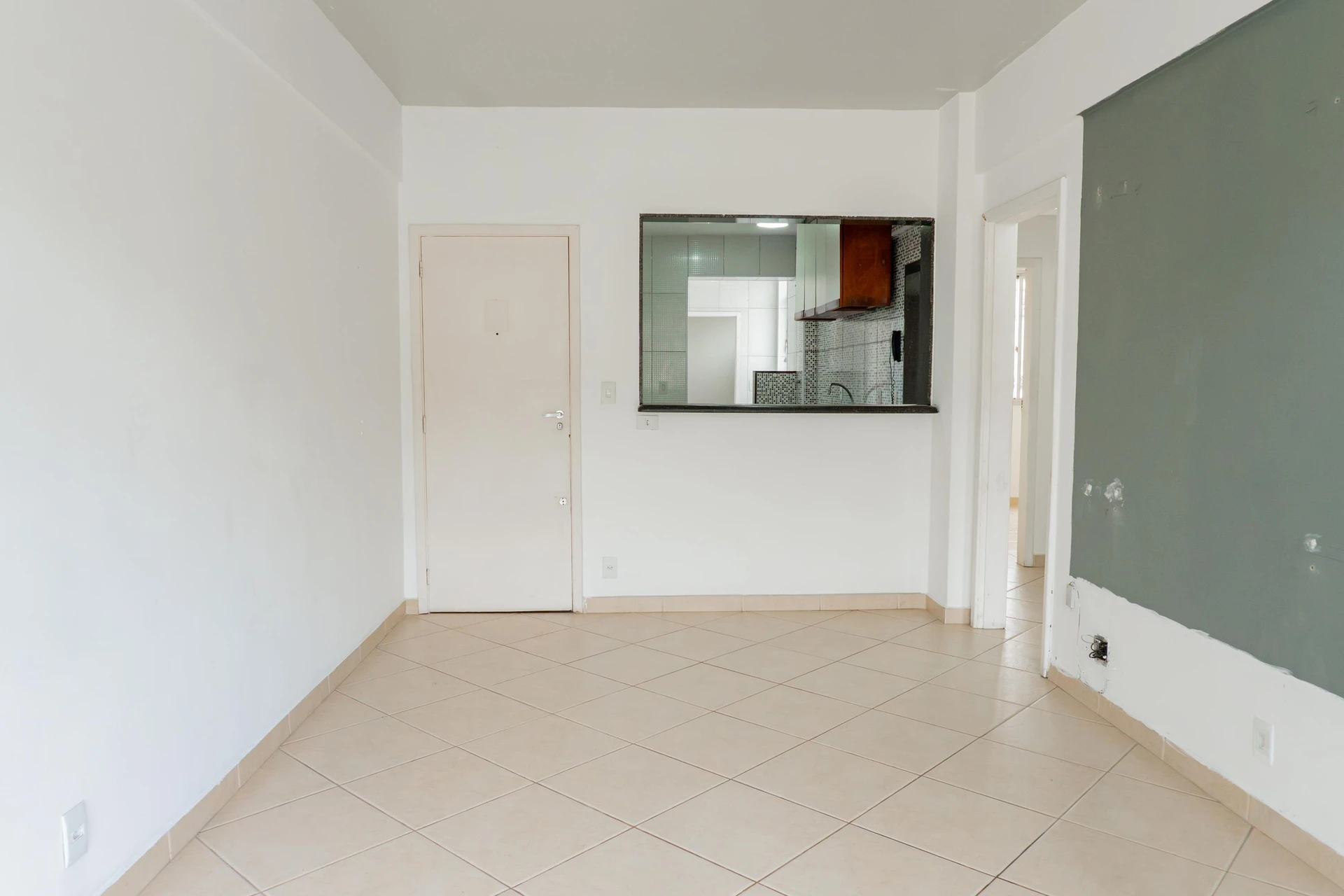Apartamento sem mobília com 2 quartos e varanda — photo 16
