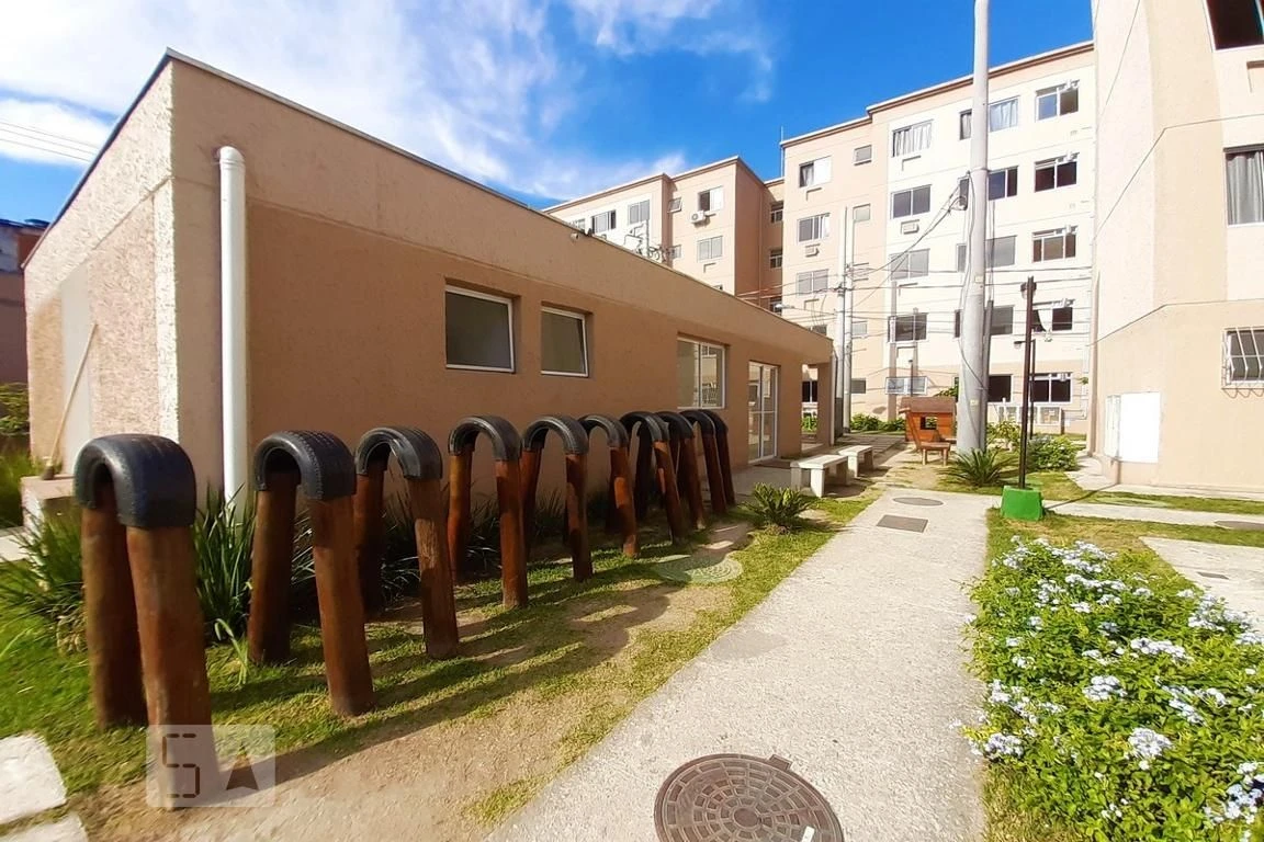 Unfurnished rental apartment with 2 bedrooms and 1 bath — photo 41