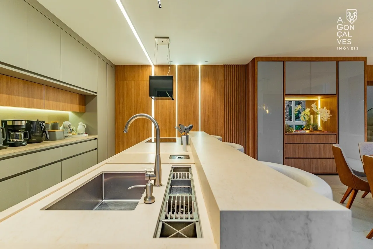 Casa em condomínio mobiliada com 4 suítes e 5 vagas — photo 2