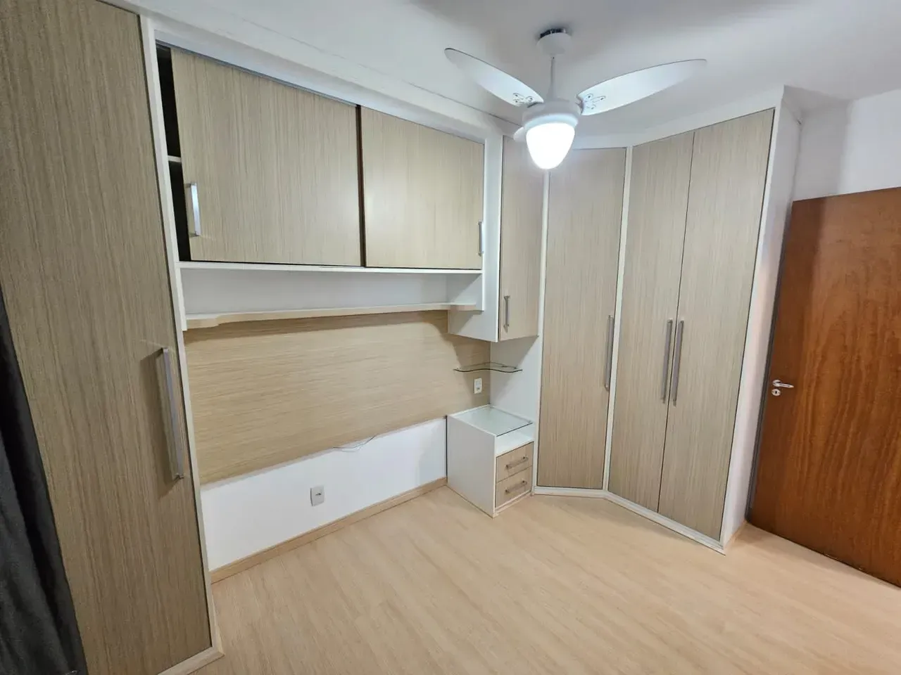 Unfurnished 3-bedroom apartment with separate kitchen — photo 5