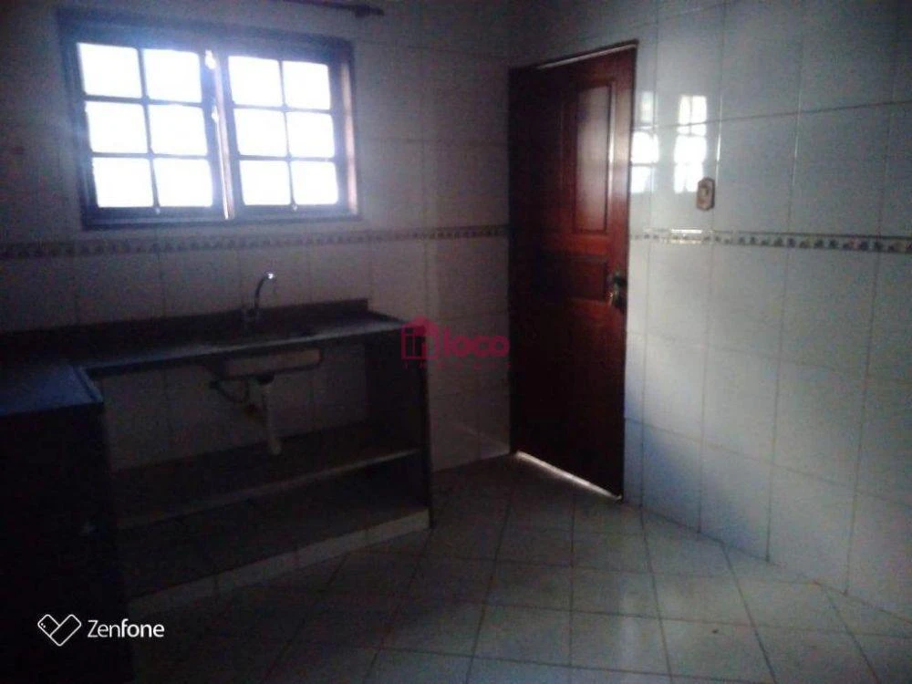 3-bedroom house, 1 with its own bathroom, 160 m² — photo 2