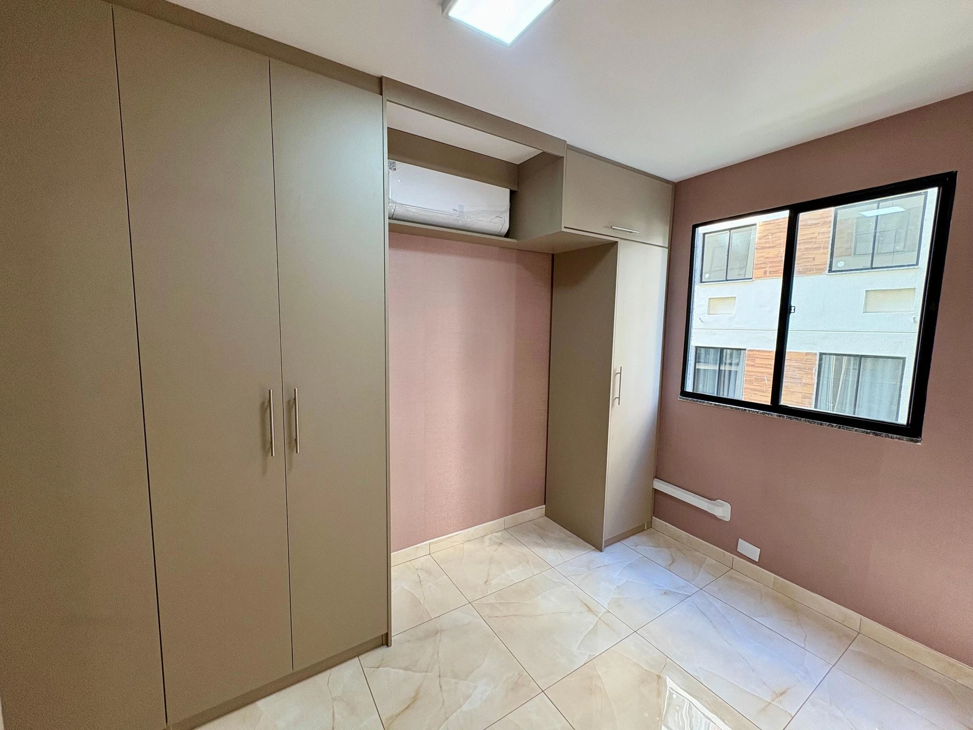 2-bedroom apartment in a building with a gym — photo 22