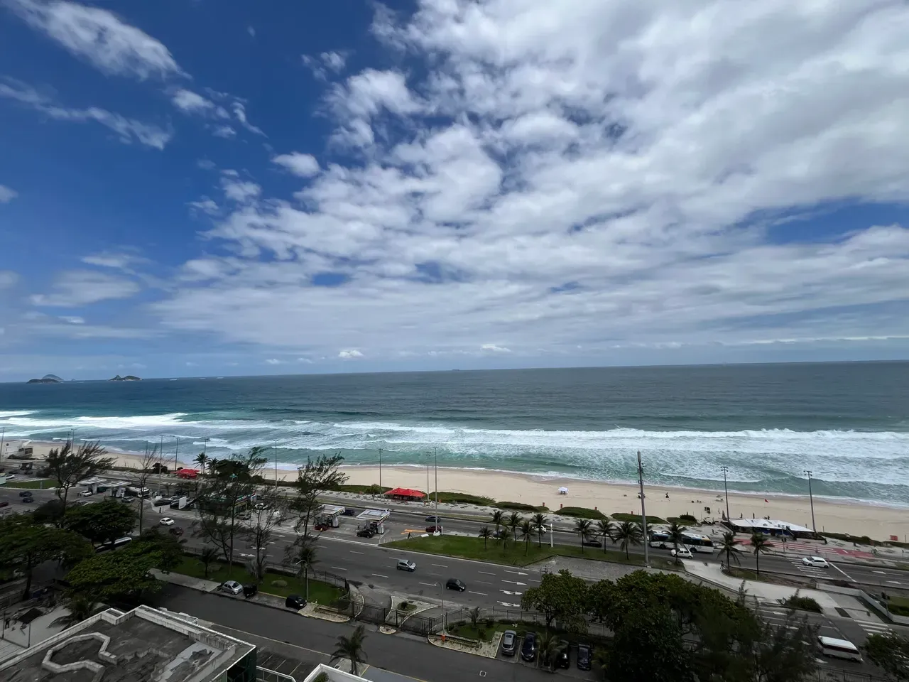 Apartment on the 11th floor with a water view — photo 4