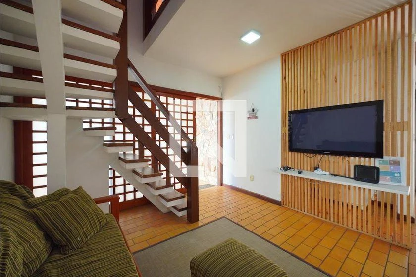 Furnished house with 4 bedrooms and 209 m², 3 bathrooms — photo 31