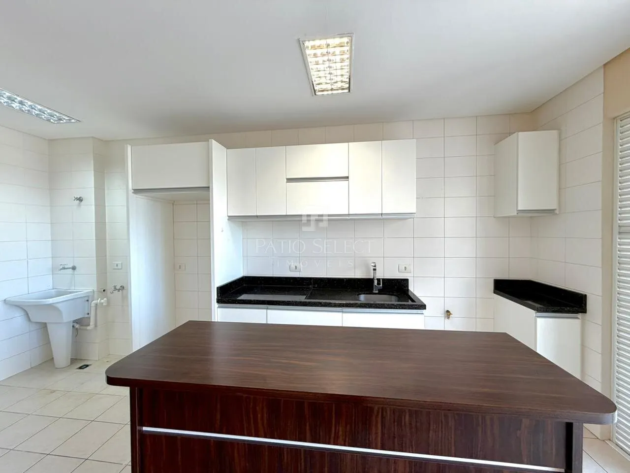 3-bedroom apartment with a washing machine in Curitiba — photo 72