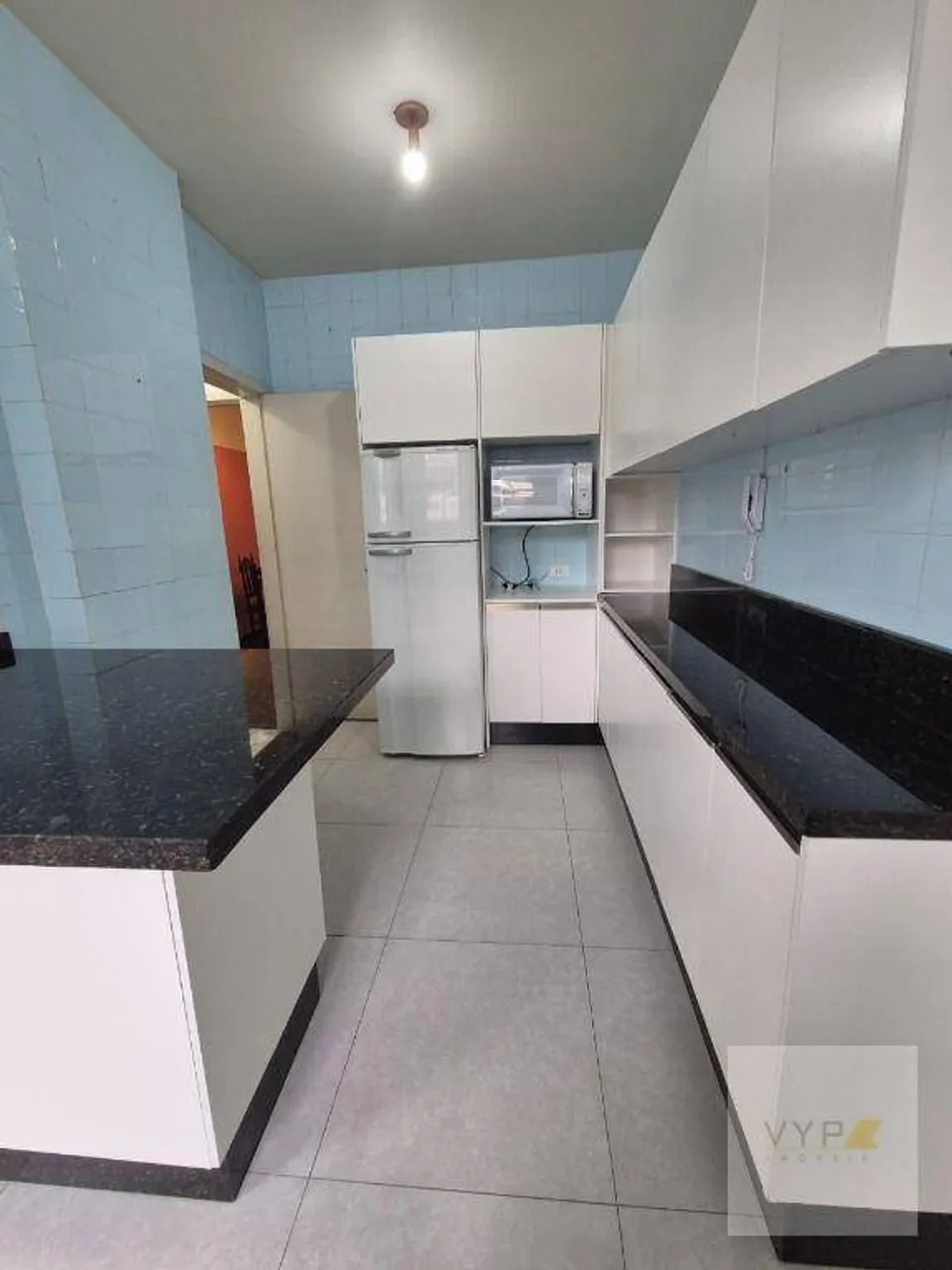 3-bedroom apartment with a separate kitchen and gas stove — photo 2