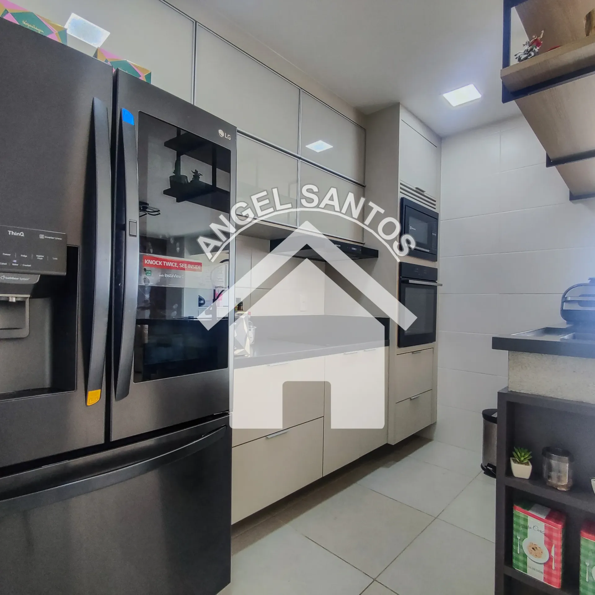 Furnished 2-bedroom apartment with a balcony — photo 15
