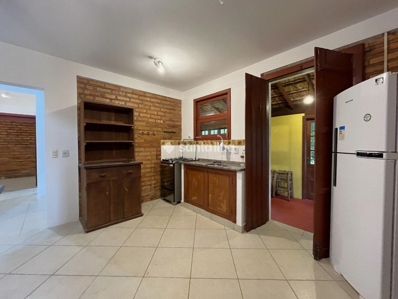 4-bedroom house with a garden — photo 4