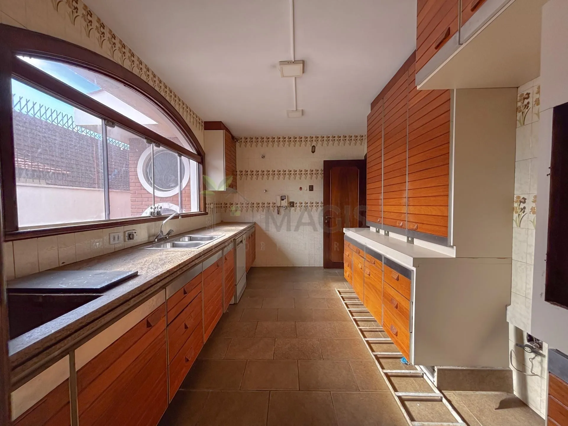 Будинок 604 м² з 4 спальнями та 4 ванними кімнатами — photo 7