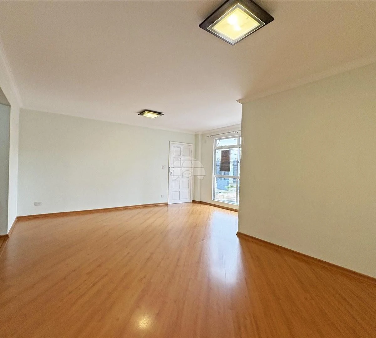 Apartment with 3 bedrooms and 105 m², wood floors