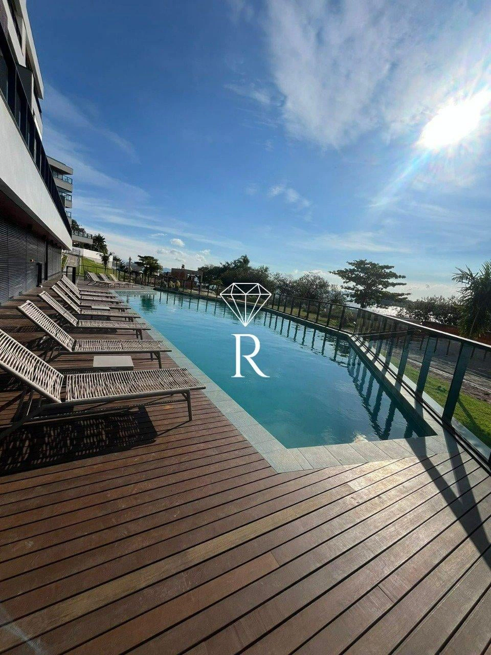 3-bedroom apartment with a grill on the balcony — photo 11