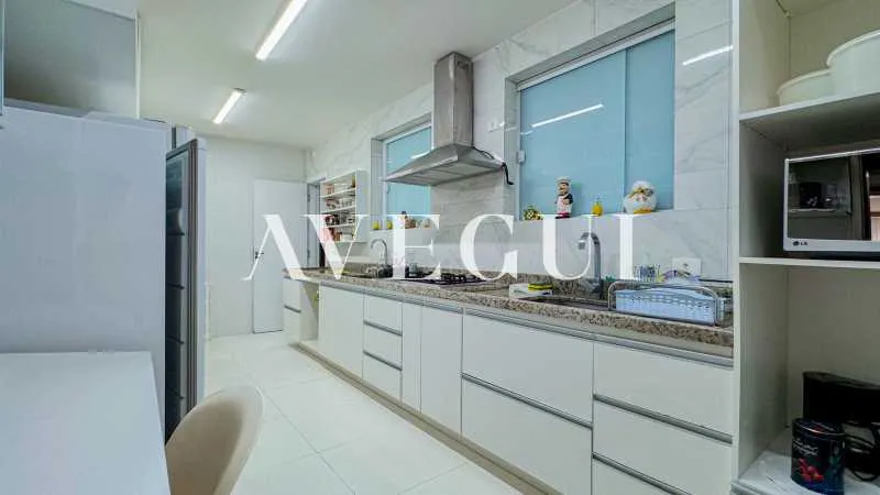 Residential apartment with 4 bedrooms and separate kitchen — photo 21