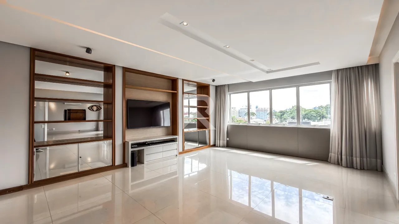 331 m² apartment with 2 parking spaces and 2 en-suites — photo 7