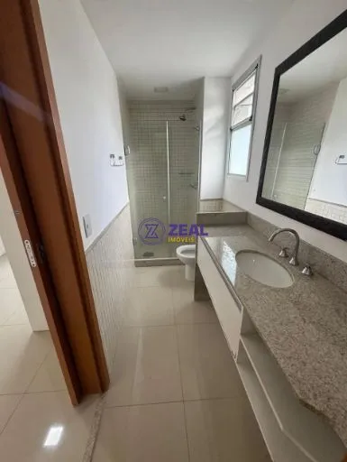 Furnished apartment, 186 m², with a glass-enclosed balcony — photo 8