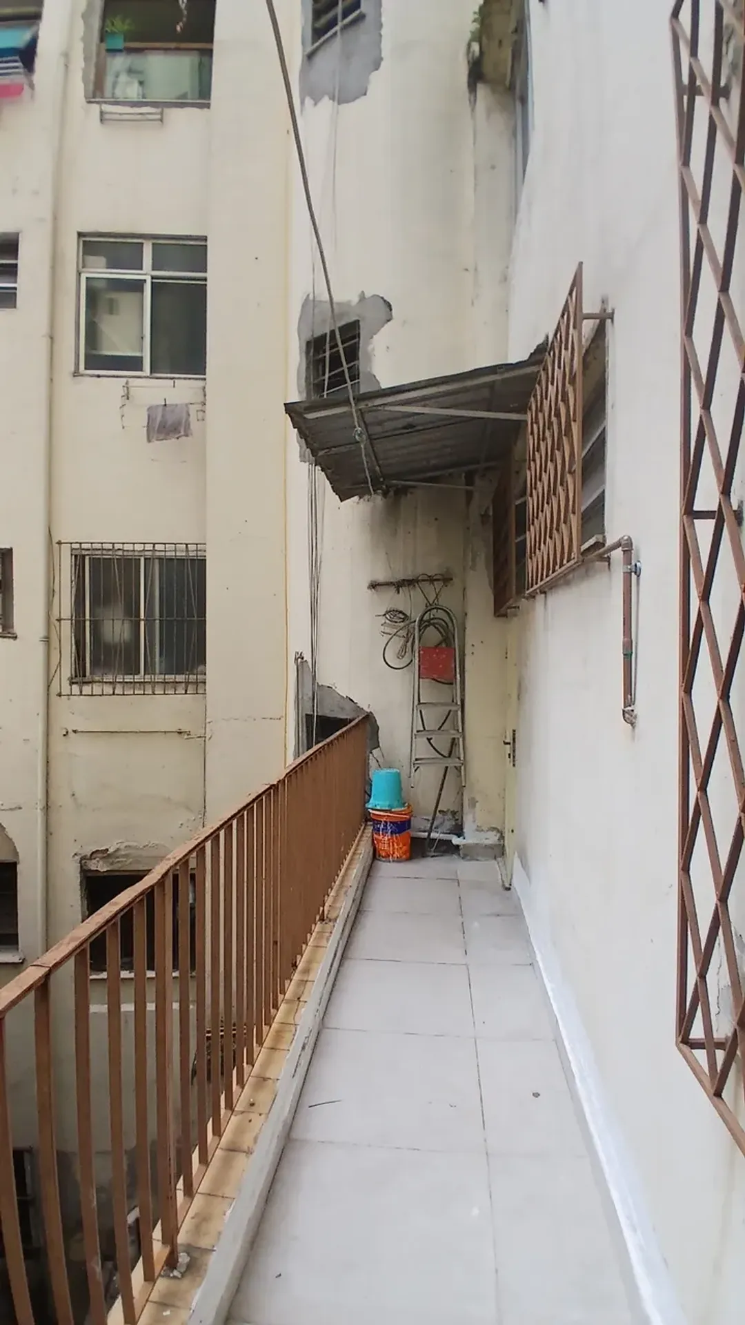 Apartment on the 2nd floor with wood or laminate floors — photo 21