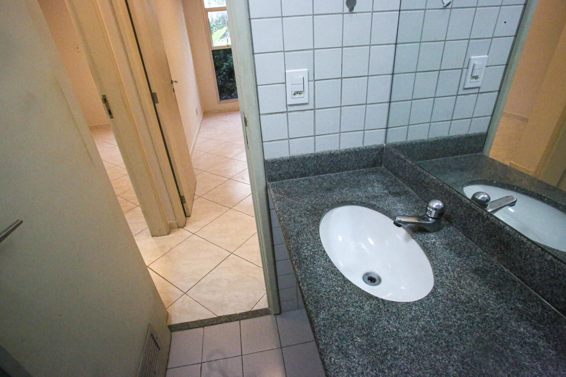 Квартира с 2 спальнями, в доме есть тренажёрный зал — photo 34