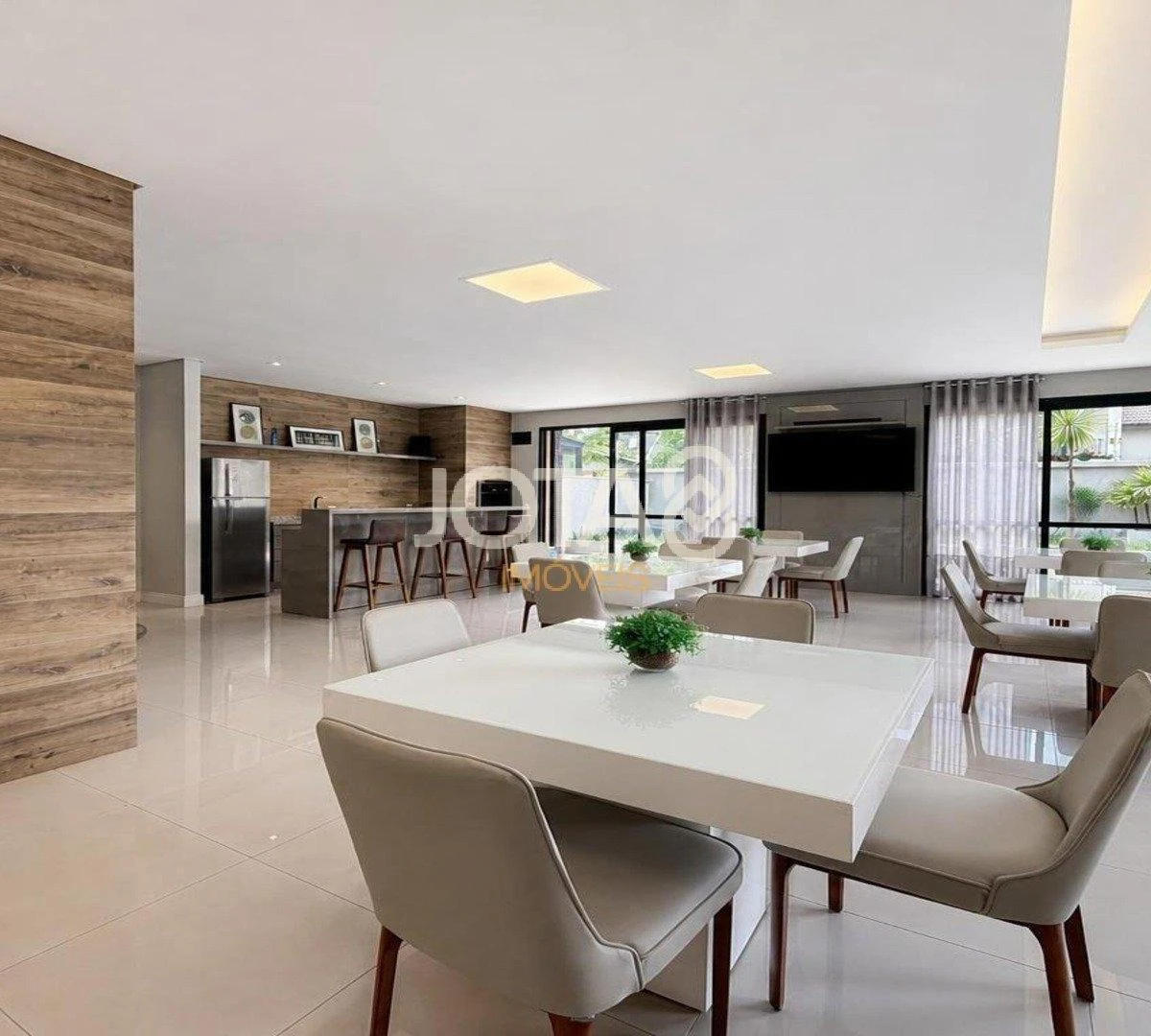Floor-to-ceiling windows in a 3-bedroom apartment, 150 m² — photo 13