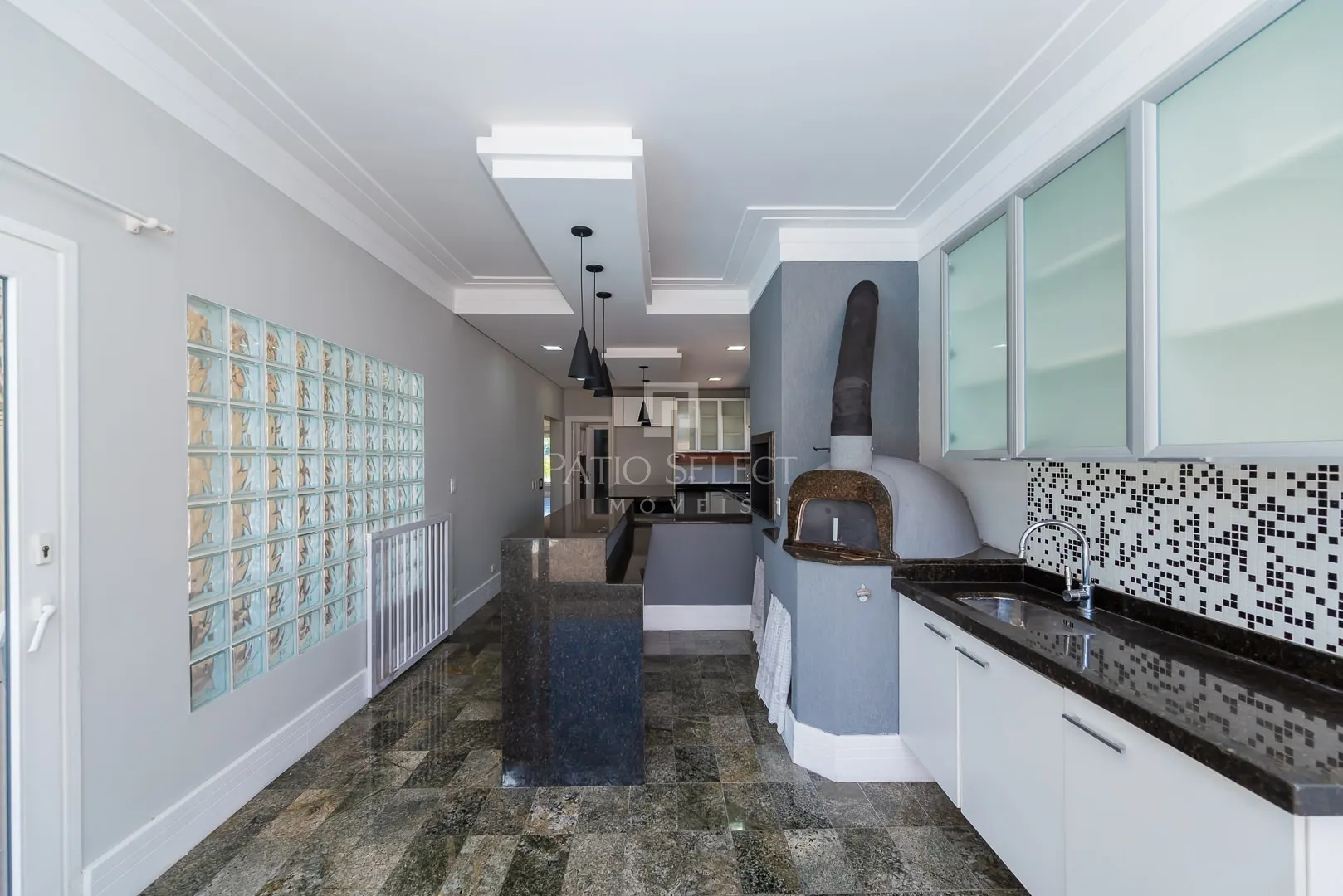 Furnished house, 305 m², with a bathtub — photo 15