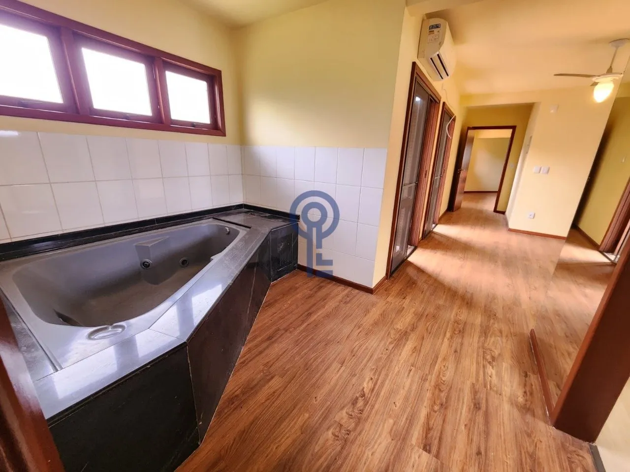 Condo house with 4 bedrooms and a private garden — photo 43