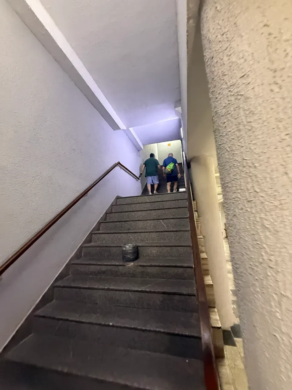 Apartamento com 2 quartos e piso de cerâmica — photo 17