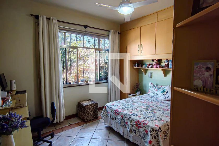 Casa de 420 m² com 4 quartos, 3 vagas e quintal — photo 3