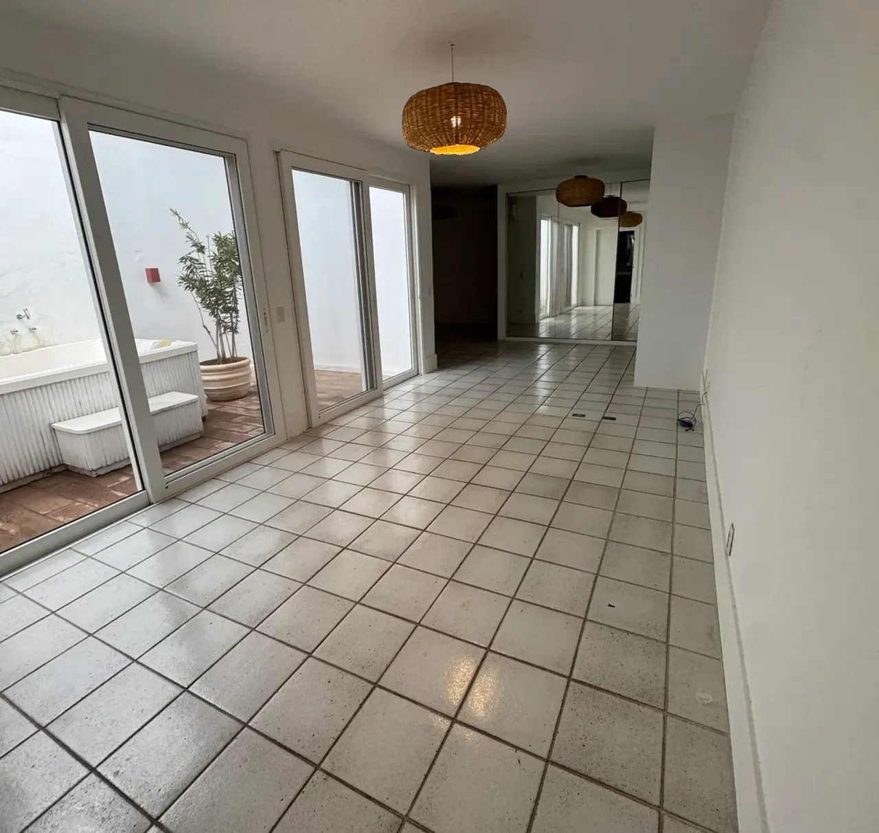 Linear house with 5 bedrooms and 5 bathrooms, separate kitchen — photo 19
