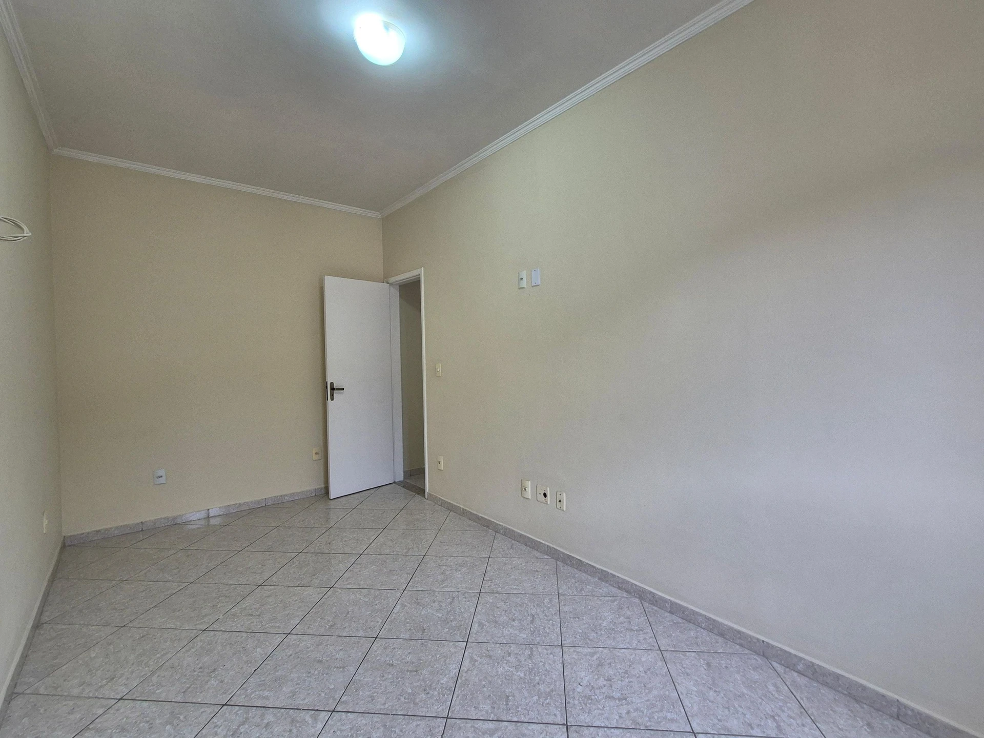 Будинок 180 м² з балконом із грилем та садом — photo 33