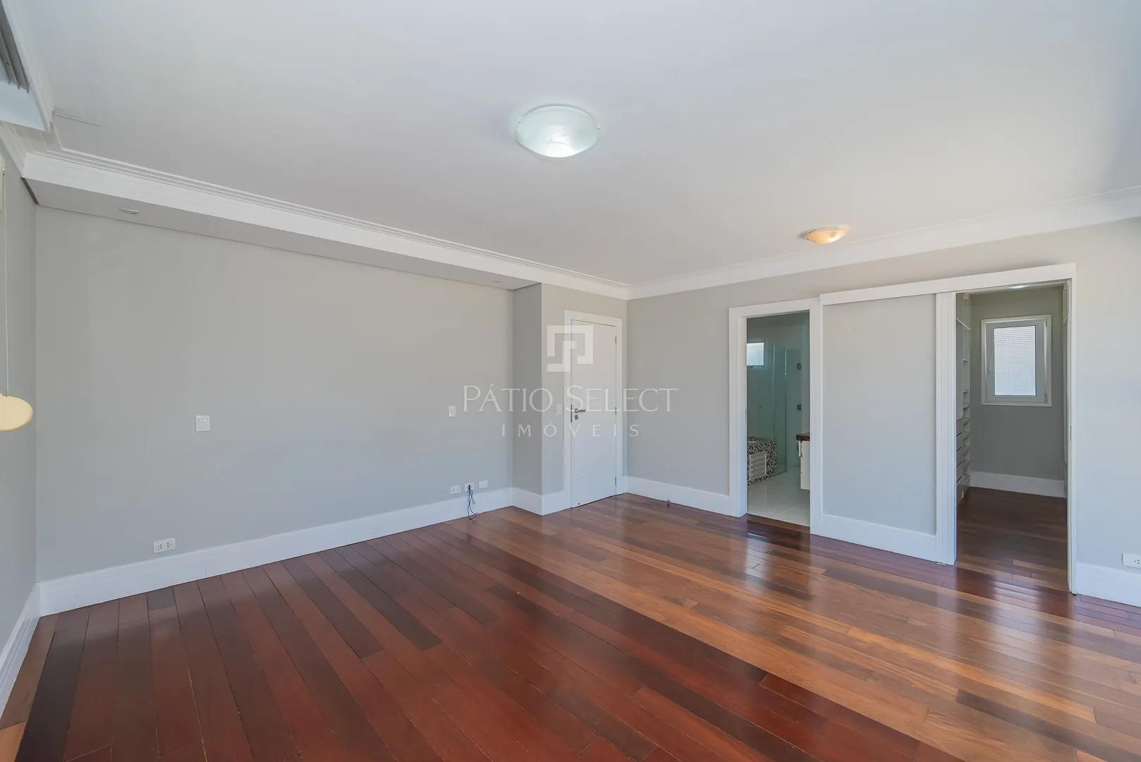 Furnished house, 305 m², with a bathtub — photo 41