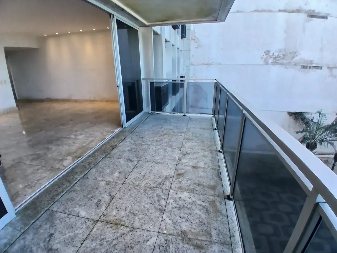 Apartment with balcony, 3 bedrooms and 3 bathrooms — photo 11