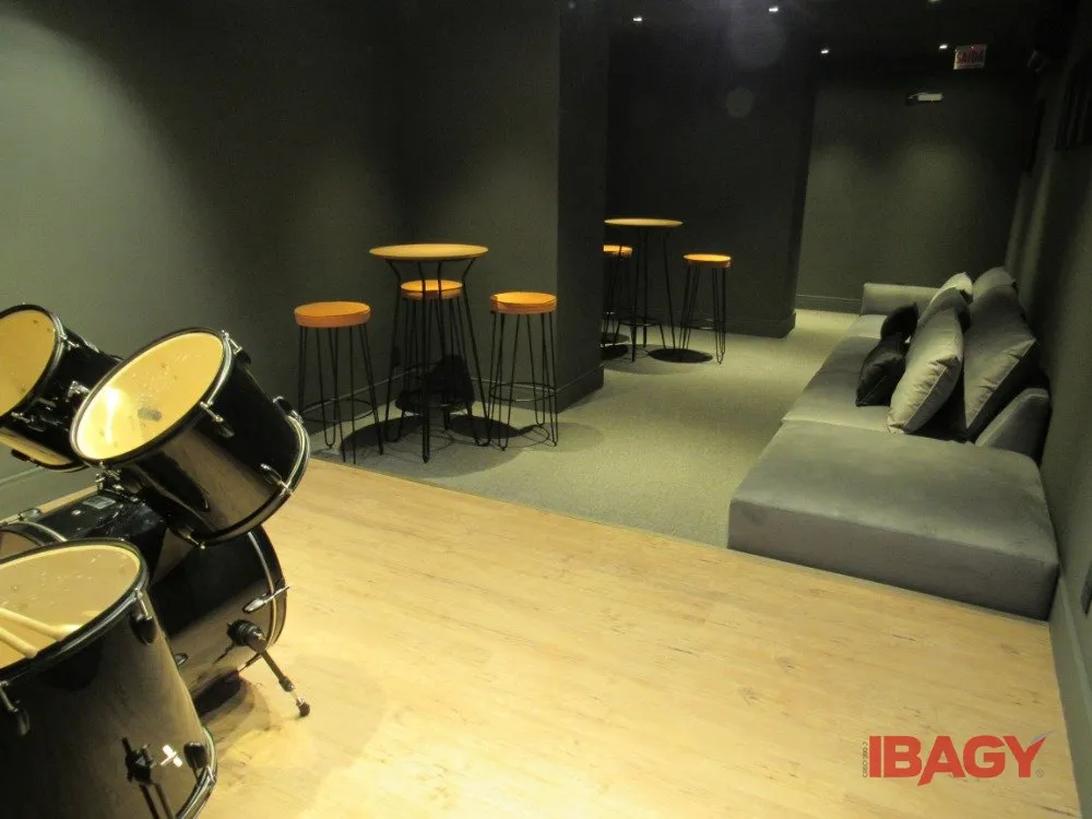 2-bedroom apartment in a building with a sauna — photo 33