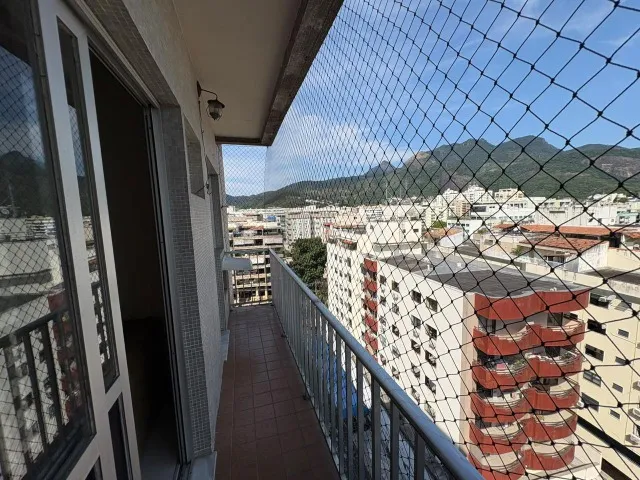 2-bedroom apartment with a mountain view in Rio de Janeiro — photo 5