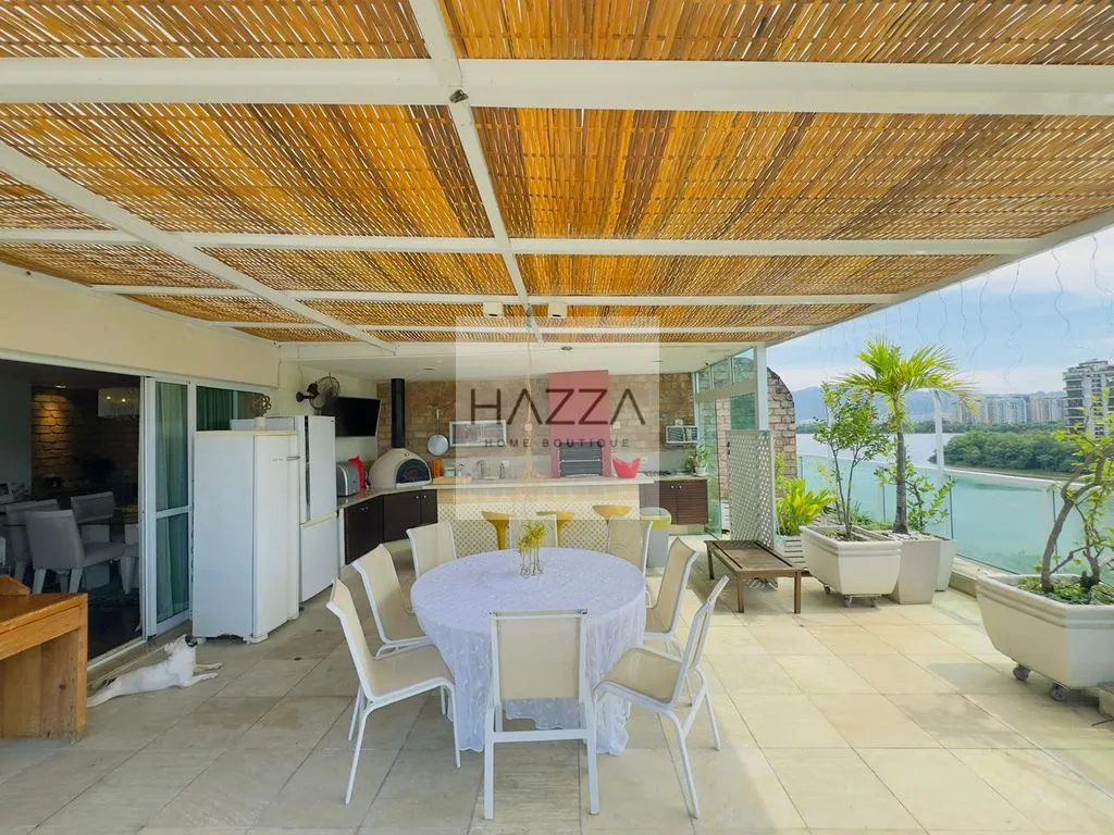Furnished 313 m² apartment with 3 suites and private balcony — photo 33
