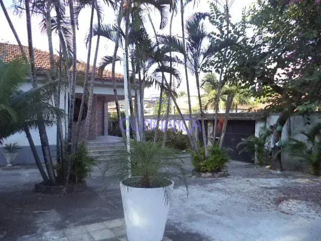 Casa com 4 quartos, 295 m² construídos e piscina — photo 21