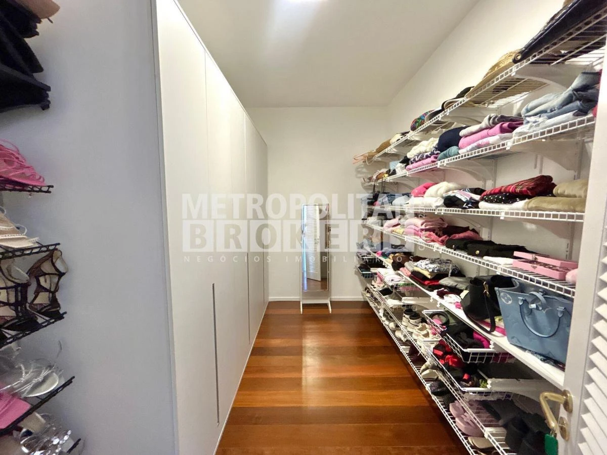 Furnished house with 7 bedrooms, 5 en-suites and 1020 m² — photo 4
