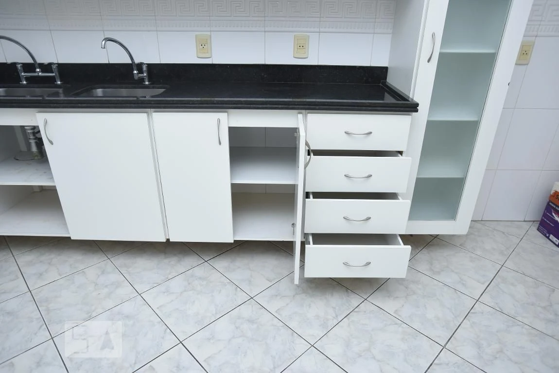 4-bedroom apartment (2 en-suite) with separate kitchen — photo 17