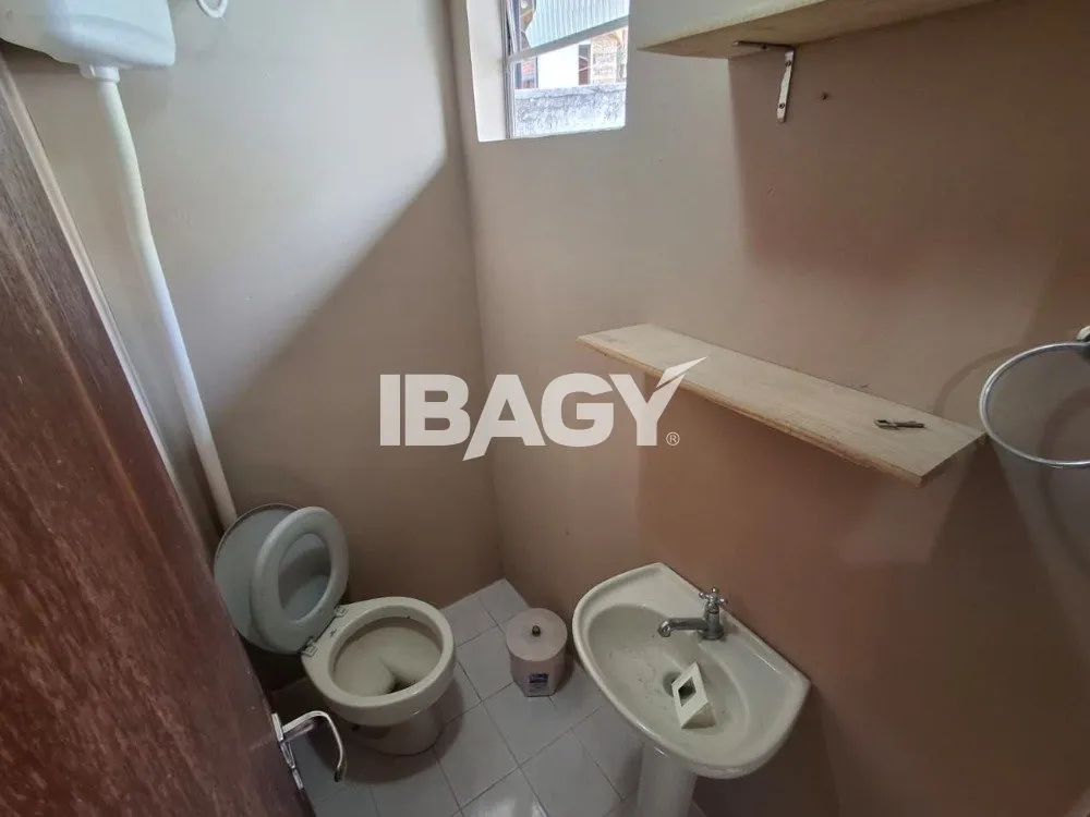 Casa de 4 dormitórios (1 suíte) com 182 m² e 2 vagas — photo 25