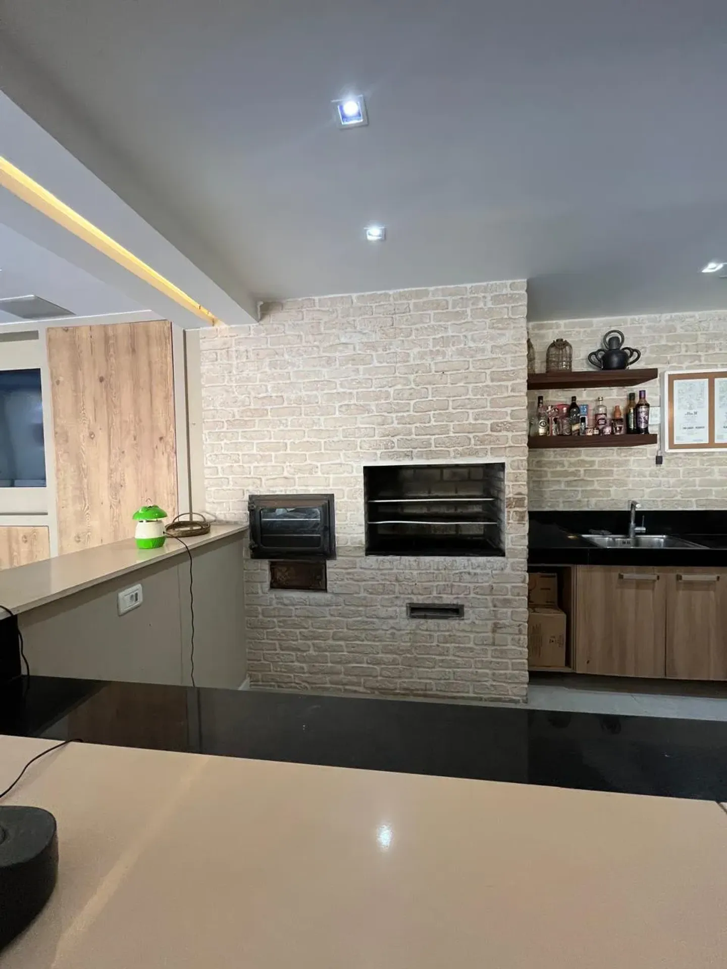 Furnished house with 5 bedrooms and open-plan kitchen — photo 22