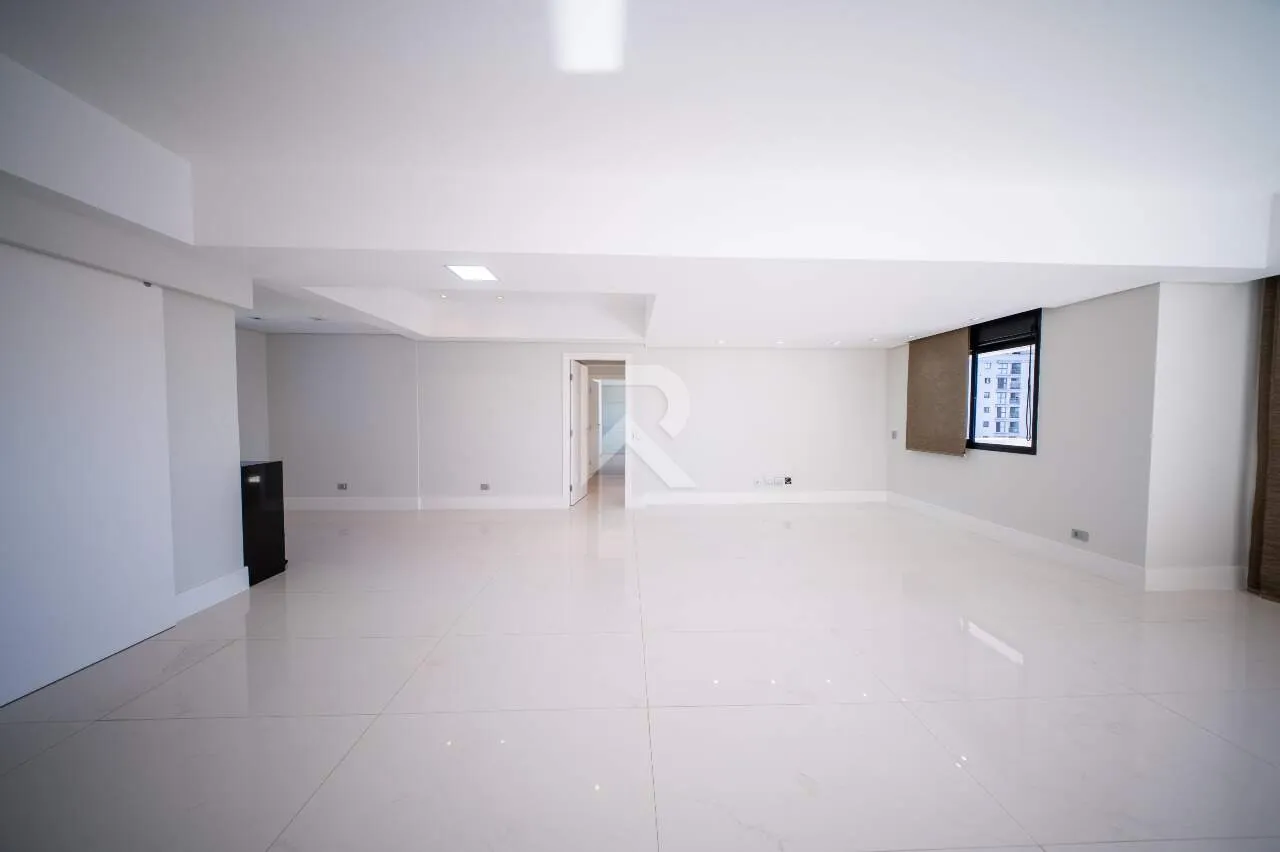 151 m² apartment with 3 bedrooms and 2 parking spots — photo 10