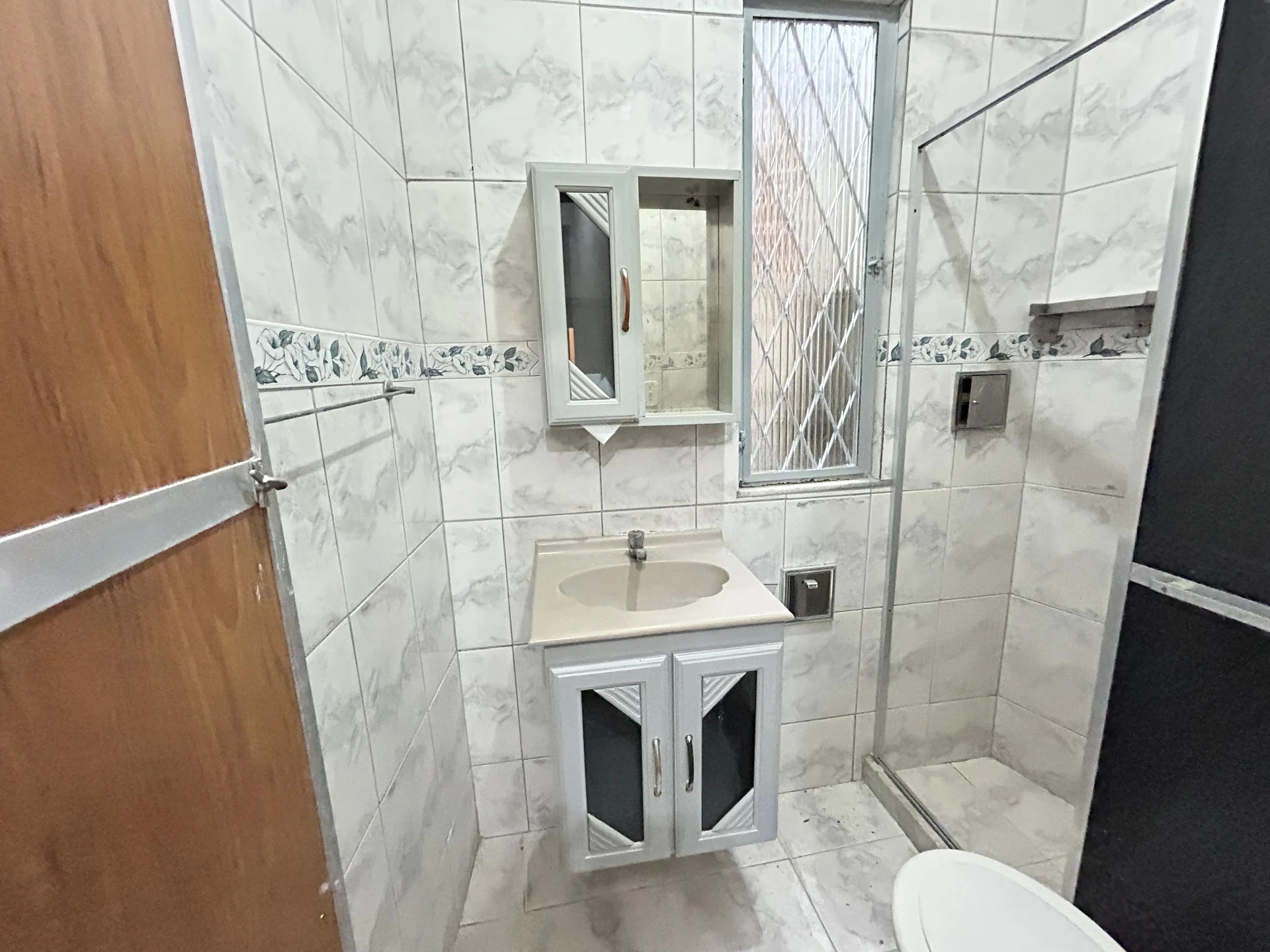 Studio sem mobília com mini cozinha e 1 quarto — photo 9