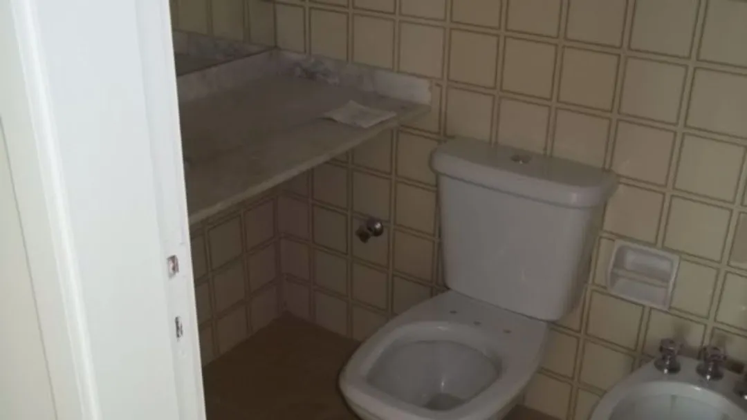 2-bedroom apartment in a building with a pool — photo 22