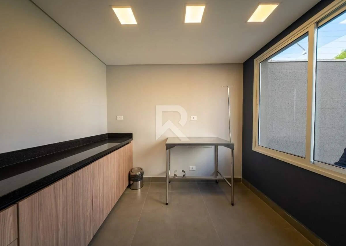 Furnished apartment 162 m² with 3 bedrooms and 1 parking — photo 25