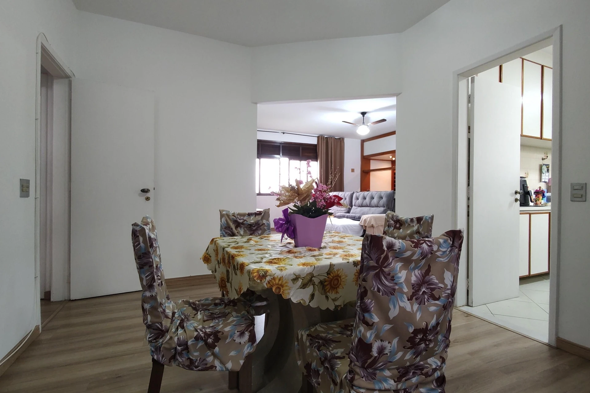 Jacuzzi y 3 dormitorios: casa de 742 m² — photo 47