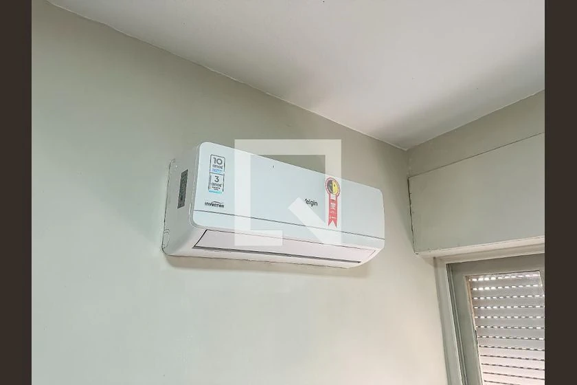 32 m² 1-bedroom apartment with a compact kitchenette — photo 6